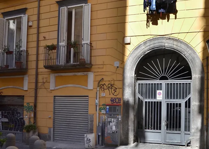 Ecce Homo 28 Bed & Breakfast 4*