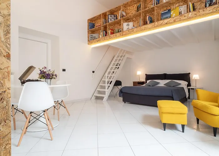 Ecce Homo 28 Bed & Breakfast 4*