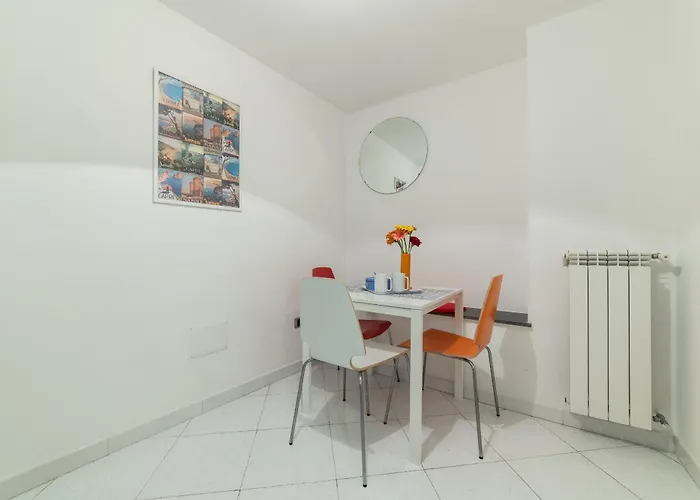 Ecce Homo 28 4* نابولي