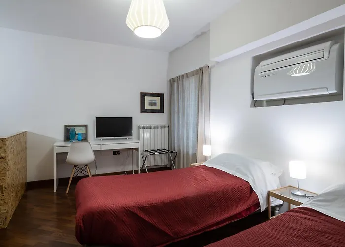 Ecce Homo 28 4* نابولي